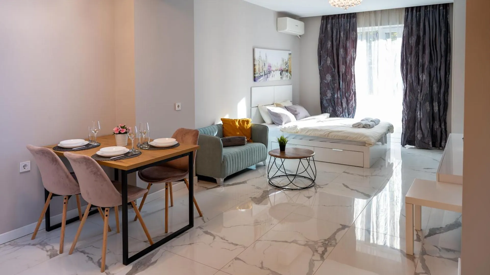 Luxury Studios In Top Center Sofia