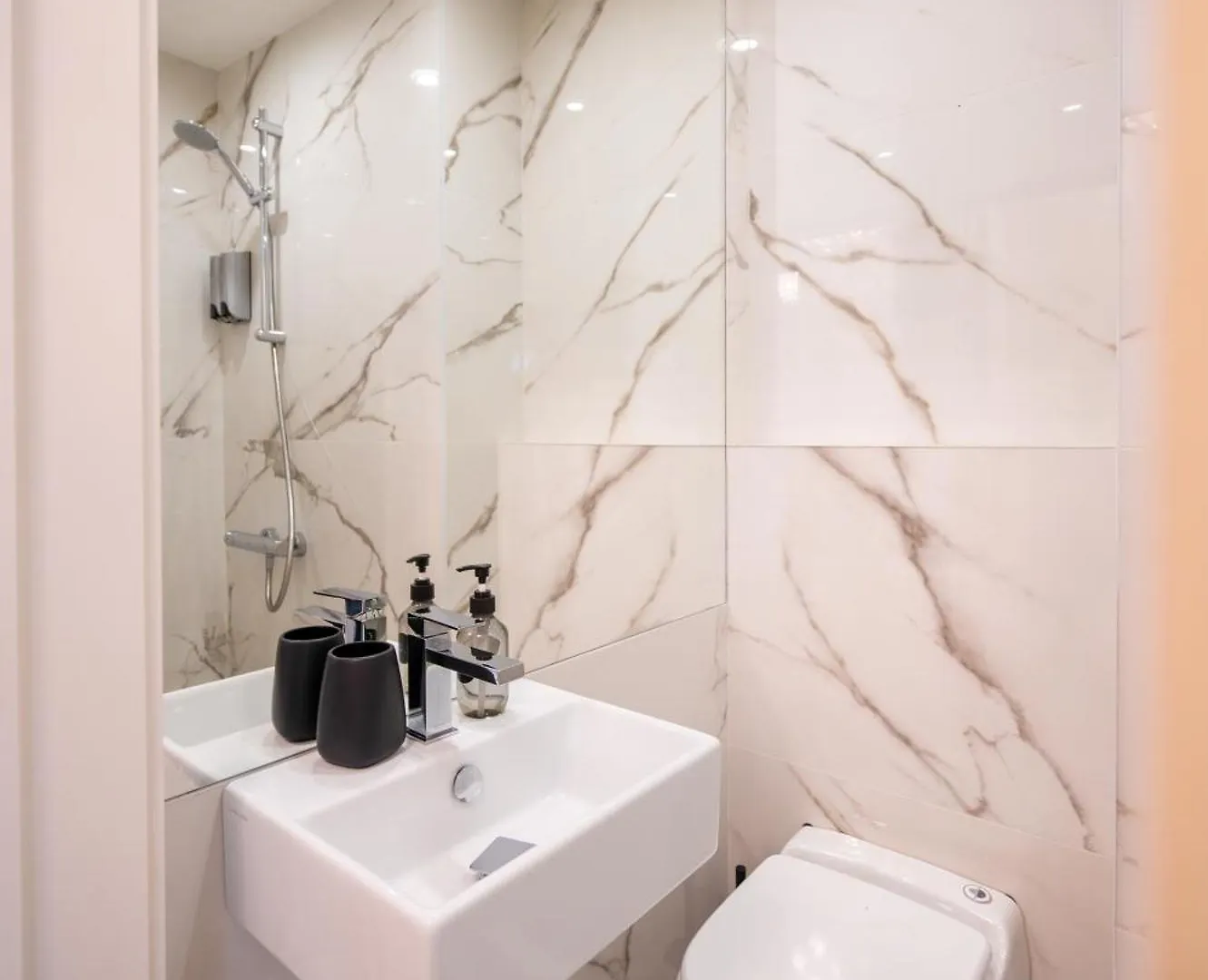 Luxury Studios In Top Center Sofia 0*,
