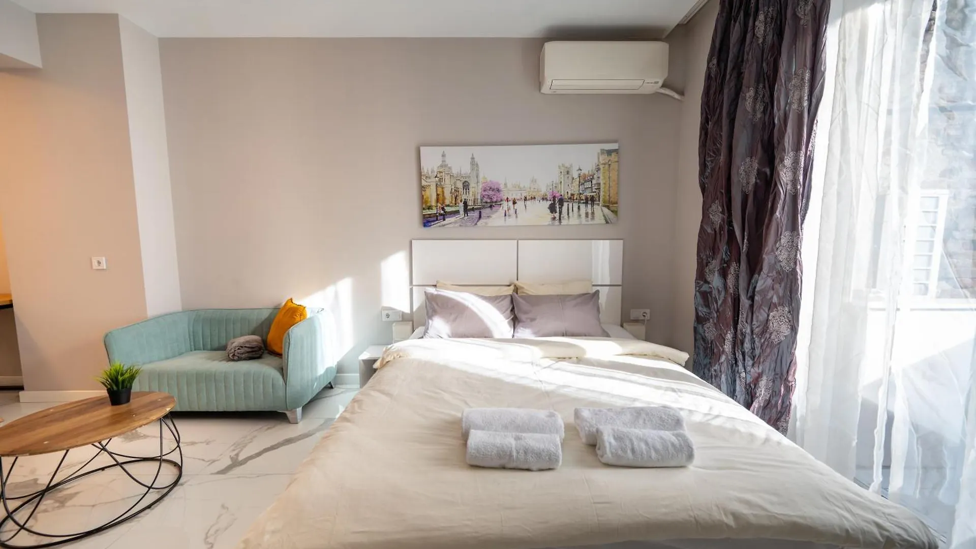 Luxury Studios In Top Center Sofia